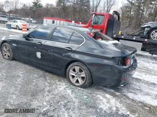 2012 BMW 5 Series 528i xDrive with VIN WBAXH5C54CDW07346, listed as a IAAI auction lot 41637038 with 176,101 mi miles. Bid and sale history available at carsss.com. Image 3.