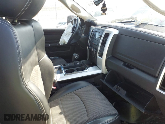 2010 Dodge 1500 SLT z VIN 1D7RV1CT3AS260229, wystawiony jako IAAI lot #41629225 z przebiegiem 104 429 mil mil oraz . Historia ofert i sprzedaży dostępna na DreamBid. Obrazek 5.