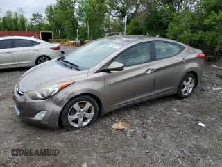 2013 Hyundai Elantra GLS z VIN 5NPDH4AEXDH369338, wystawiony jako Copart lot #56005235 z przebiegiem 68 234 mil mil oraz Szkody całkowita. Historia ofert i sprzedaży dostępna na DreamBid. Obrazek 1.