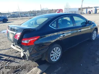 2018 Nissan Sentra SV z VIN 3N1AB7AP4JY254761, wystawiony jako IAAI lot #41511455 z przebiegiem 141 256 mil mil oraz . Historia ofert i sprzedaży dostępna na DreamBid. Obrazek 4.