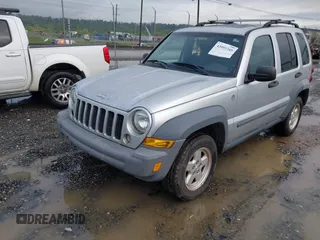 2006 Jeep Liberty Sport with VIN 1J4GL48K86W158301, listed as a IAAI auction lot 42095349 with 217,187 mi miles. Bid and sale history available at carsss.com. Image 2.