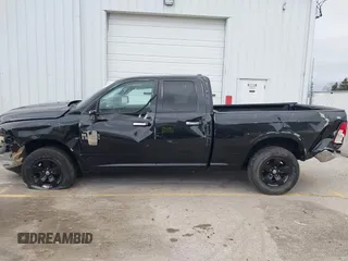 2017 Ram 1500 SLT z VIN 1C6RR7GG7HS704583, wystawiony jako IAAI lot #41080645 z przebiegiem 100 965 mil mil oraz . Historia ofert i sprzedaży dostępna na DreamBid. Obrazek 15.
