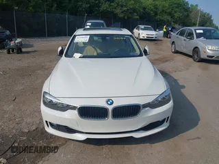 2015 BMW 3 Series 328i xDrive с VIN WBA3B5G51FNS20388, выставлен на аукционе IAAI как лот 42399201 с пробегом 97 349 миль миль и . История ставок и продаж доступна на DreamBid. Изображение 12.