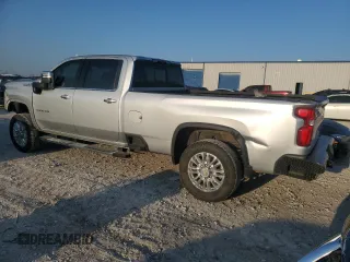 2020 Chevrolet Silverado 3500HD High Country with VIN 1GC4YVEYXLF156957, listed as a Copart auction lot 71217424 with 114,026 mi miles and Salvage Title. Bid and sale history available at carsss.com. Image 2.