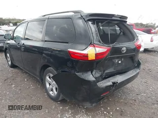2017 Toyota Sienna LE Auto Access Seat with VIN 5TDKZ3DC4HS801298, listed as a IAAI auction lot 40805212 with 133,991 mi miles. Bid and sale history available at carsss.com. Image 3.