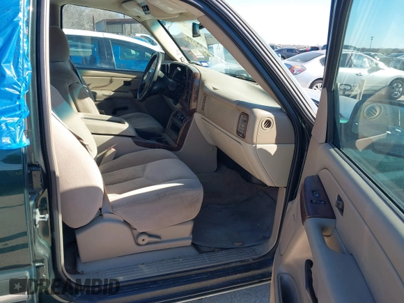 2004 Chevrolet Suburban LS with VIN 3GNEC16Z24G316520, listed as a IAAI auction lot 41331382 with 224,006 mi miles. Bid and sale history available at carsss.com. Image 5.