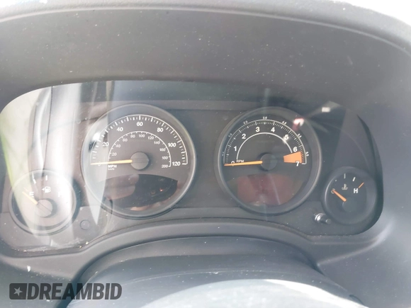 2014 Jeep Patriot Sport with VIN 1C4NJPBBXED859221, listed as a IAAI auction lot 39150084 with 105,102 mi miles. Bid and sale history available at carsss.com. Image 7.