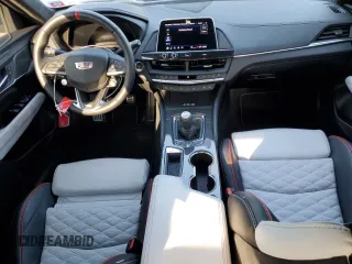 2023 Cadillac CT4-V Blackwing z VIN 1G6DL5RP8P0460283, wystawiony jako Copart lot #69396234 z przebiegiem 15 698 mil mil oraz Szkody całkowita. Historia ofert i sprzedaży dostępna na DreamBid. Obrazek 8.