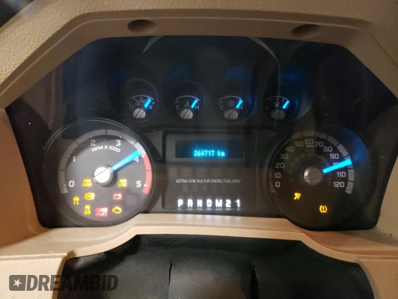 2011 Ford F-250 XL with VIN 1FT7X2BT0BEA28478, listed as a Copart auction lot 43524915 with 264,717 mi miles and Clean Title. Bid and sale history available at DreamBid. Image 9.