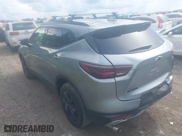 2024 Chevrolet Blazer LT z VIN 3GNKBCR46RS282636, wystawiony jako IAAI lot #42263380 z przebiegiem 17 412 mil mil oraz . Historia ofert i sprzedaży dostępna na DreamBid. Obrazek 3.