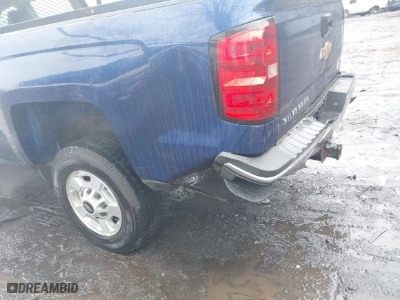 2015 Chevrolet Silverado 2500HD Work Truck with VIN 1GC1CUEG4FF120463, listed as a IAAI auction lot 41982942 with 110,604 mi miles. Bid and sale history available at carsss.com. Image 6.