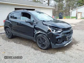 2018 Chevrolet Trax LT with VIN 3GNCJPSB7JL332871, listed as a IAAI auction lot 41946788 with 60,987 mi miles. Bid and sale history available at carsss.com. Image 1.