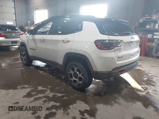 2022 Jeep Compass Trailhawk with VIN 3C4NJDDB8NT199704, listed as a IAAI auction lot 41611028 with 27,247 mi miles and . Bid and sale history available at DreamBid. Image 3.