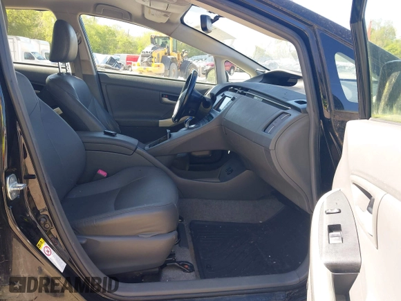 2010 Toyota Prius II with VIN JTDKN3DU8A0177468, listed as a IAAI auction lot 42231956 with 235,419 mi miles and . Bid and sale history available at DreamBid. Image 5.