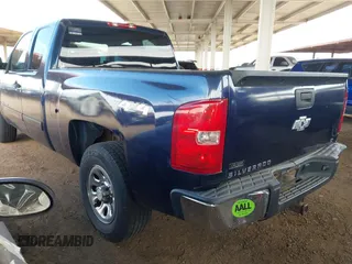 2007 Chevrolet Silverado 1500 1LT with VIN 2GCEK19CX71579533, listed as a IAAI auction lot 42247899 with 173,614 mi miles and . Bid and sale history available at DreamBid. Image 3.