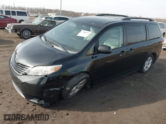 2011 Toyota Sienna LE AAS with VIN 5TDKK3DC4BS141226, listed as a IAAI auction lot 41786997 with 206,100 mi miles. Bid and sale history available at carsss.com. Image 17.
