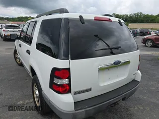 2006 Ford Explorer XLS z VIN 1FMEU72E26UB03509, wystawiony jako IAAI lot #42511818 z przebiegiem 126 541 mil mil oraz . Historia ofert i sprzedaży dostępna na DreamBid. Obrazek 43.