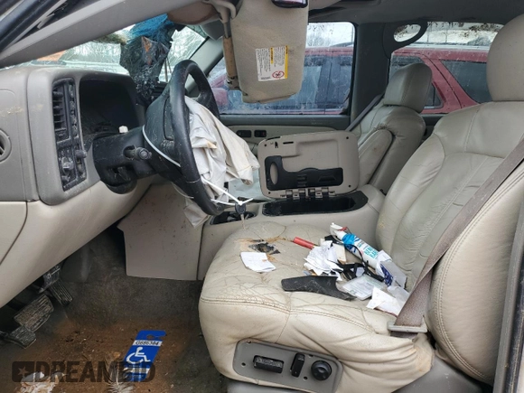 2002 Chevrolet Tahoe Z71 with VIN 1GNEK13Z52R215976, listed as a Copart auction lot 87701755 with 138,475 mi miles and Salvage Title. Bid and sale history available at carsss.com. Image 7.
