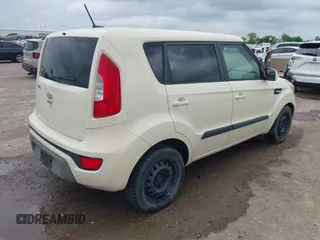 2013 Kia Soul with VIN KNDJT2A50D7559417, listed as a IAAI auction lot 42153196 with 152,119 mi miles. Bid and sale history available at carsss.com. Image 4.