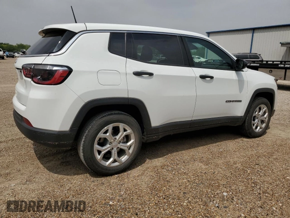2024 Jeep Compass Sport z VIN 3C4NJDAN6RT163210, wystawiony jako Copart lot #51369215 z przebiegiem 13 575 mil mil oraz Szkoda całkowita • Salvage title. Historia ofert i sprzedaży dostępna na DreamBid. Obrazek 3.
