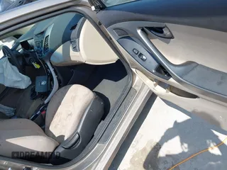 2016 Hyundai Elantra SE z VIN 5NPDH4AE9GH793064, wystawiony jako IAAI lot #42506773 z przebiegiem 112 082 mil mil oraz . Historia ofert i sprzedaży dostępna na DreamBid. Obrazek 5.