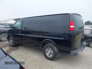 2019 Chevrolet Express Cargo z VIN 1GCWGAFP7K1229420, wystawiony jako IAAI lot #42410963 z przebiegiem Nie podano mil oraz . Historia ofert i sprzedaży dostępna na DreamBid. Obrazek 14.