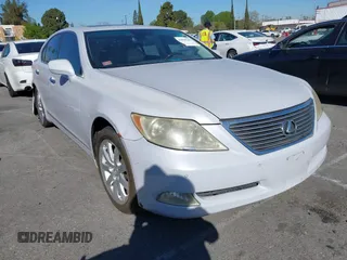 2008 Lexus LS 460 z VIN JTHBL46F385052867, wystawiony jako IAAI lot #41820102 z przebiegiem 245 025 mil mil oraz . Historia ofert i sprzedaży dostępna na DreamBid. Obrazek 1.