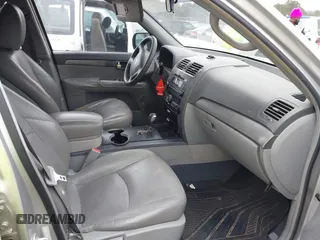 2009 Kia Borrego LX with VIN KNDJJ741395023592, listed as a IAAI auction lot 41554393 with 428,680 mi miles. Bid and sale history available at carsss.com. Image 5.