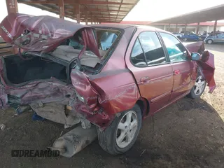 2001 Nissan Sentra GXE z VIN 3N1CB51D11L420105, wystawiony jako IAAI lot #42344077 z przebiegiem 228 870 mil mil oraz . Historia ofert i sprzedaży dostępna na DreamBid. Obrazek 4.