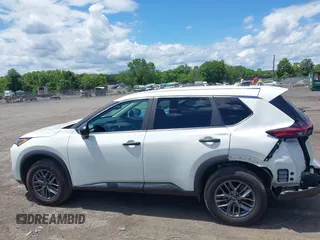 2024 Nissan Rogue S z VIN 5N1BT3AB7RC670251, wystawiony jako IAAI lot #42537291 z przebiegiem 37 019 mil mil oraz . Historia ofert i sprzedaży dostępna na DreamBid. Obrazek 14.