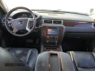 2011 GMC Sierra 2500HD Denali with VIN 1GT125CG4BF136605, listed as a Copart auction lot 83184234 with 221,476 mi miles and Salvage title. Bid and sale history available at DreamBid. Image 8.