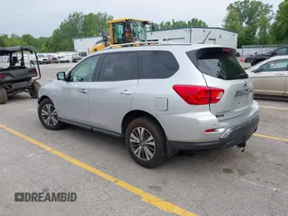 2017 Nissan Pathfinder SV z VIN 5N1DR2MM0HC619400, wystawiony jako IAAI lot #42457072 z przebiegiem 159 839 mil mil oraz . Historia ofert i sprzedaży dostępna na DreamBid. Obrazek 3.