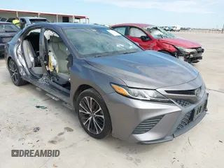 2019 Toyota Camry LE z VIN 4T1B11HK3KU696071, wystawiony jako IAAI lot #42214728 z przebiegiem 127 918 mil mil oraz . Historia ofert i sprzedaży dostępna na DreamBid. Obrazek 1.
