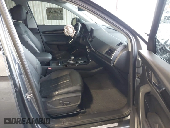 2018 Audi Q5 Premium Plus with VIN WA1BNAFY4J2163960, listed as a IAAI auction lot 41758638 with 59,803 mi miles. Bid and sale history available at carsss.com. Image 5.