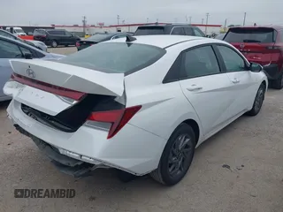 2024 Hyundai Elantra SEL z VIN KMHLM4DG2RU648103, wystawiony jako IAAI lot #42324953 z przebiegiem 32 625 mil mil oraz . Historia ofert i sprzedaży dostępna na DreamBid. Obrazek 4.