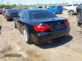2011 BMW M3 z VIN WBSDX9C50BE585251, wystawiony jako IAAI lot #42097777 z przebiegiem 89 331 mil mil oraz . Historia ofert i sprzedaży dostępna na DreamBid. Obrazek 3.