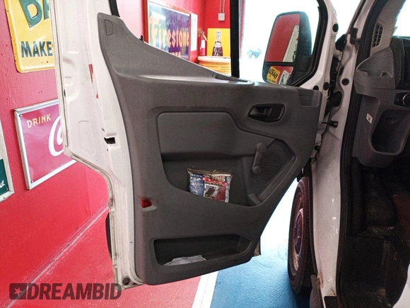 2016 Ford Transit Cargo z VIN 1FTYE1YM4GKA89538, wystawiony jako IAAI lot #42679120 z przebiegiem 223 958 mil mil oraz . Historia ofert i sprzedaży dostępna na DreamBid. Obrazek 15.