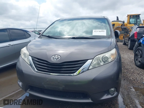 2014 Toyota Sienna LE AAS z VIN 5TDKK3DC8ES516801, wystawiony jako IAAI lot #42378994 z przebiegiem 222 929 mil mil oraz . Historia ofert i sprzedaży dostępna na DreamBid. Obrazek 12.