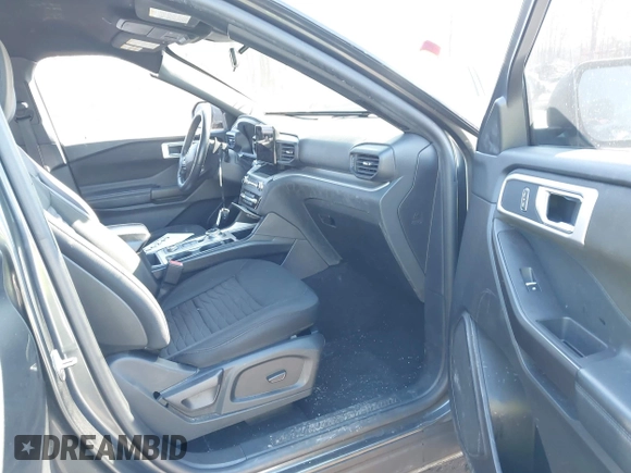 2020 Ford Explorer XLT z VIN 1FMSK8DH0LGA26283, wystawiony jako IAAI lot #41406249 z przebiegiem 85 254 mil mil oraz . Historia ofert i sprzedaży dostępna na DreamBid. Obrazek 5.