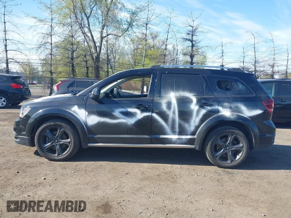2020 Dodge Journey Crossroad z VIN 3C4PDCGB9LT212673, wystawiony jako IAAI lot #42100674 z przebiegiem Nie podano mil oraz . Historia ofert i sprzedaży dostępna na DreamBid. Obrazek 14.
