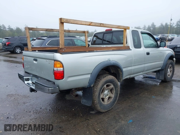 2003 Toyota Tacoma with VIN 5TEWN72N83Z264472, listed as a IAAI auction lot 42186444 with 266,312 mi miles. Bid and sale history available at carsss.com. Image 4.