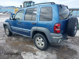 2005 Jeep Liberty Sport with VIN 1J4GL48K45W599048, listed as a IAAI auction lot 41603457 with 107,781 mi miles. Bid and sale history available at carsss.com. Image 3.