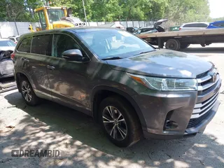 2019 Toyota Highlander LE with VIN 5TDBZRFH4KS992336, listed as a IAAI auction lot 42411404 with 73,736 mi miles and . Bid and sale history available at DreamBid. Image 1.