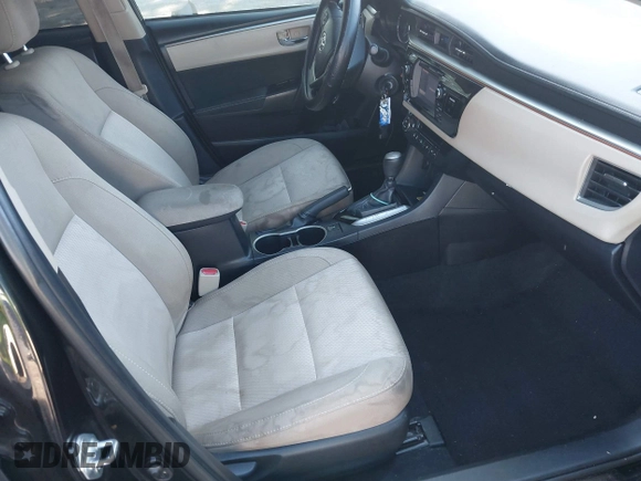 2015 Toyota Corolla L z VIN 2T1BURHE4FC358895, wystawiony jako IAAI lot #42186642 z przebiegiem 219 638 mil mil oraz . Historia ofert i sprzedaży dostępna na DreamBid. Obrazek 5.