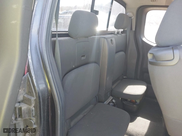 2007 Nissan Frontier XE with VIN 1N6BD06T27C423313, listed as a IAAI auction lot 41644299 with 290,941 mi miles. Bid and sale history available at carsss.com. Image 8.
