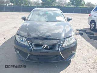 2014 Lexus ES 330 with VIN JTHBK1GG2E2147720, listed as a IAAI auction lot 41543952 with 110,580 mi miles and . Bid and sale history available at carsss.com. Image 12.