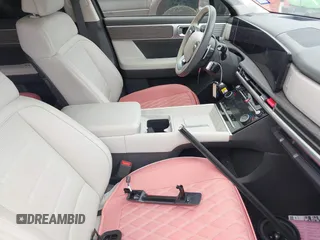 2024 Hyundai Santa Fe Calligraphy with VIN 5NMP54GL0RH058551, listed as a IAAI auction lot 42023032 with 7,053 mi miles and . Bid and sale history available at DreamBid. Image 5.