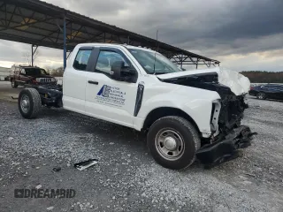 2024 Ford F-350 with VIN 1FD8X3EN2REC19641, listed as a Copart auction lot 85107984 with 6,722 mi miles and Salvage title. Bid and sale history available at DreamBid. Image 4.