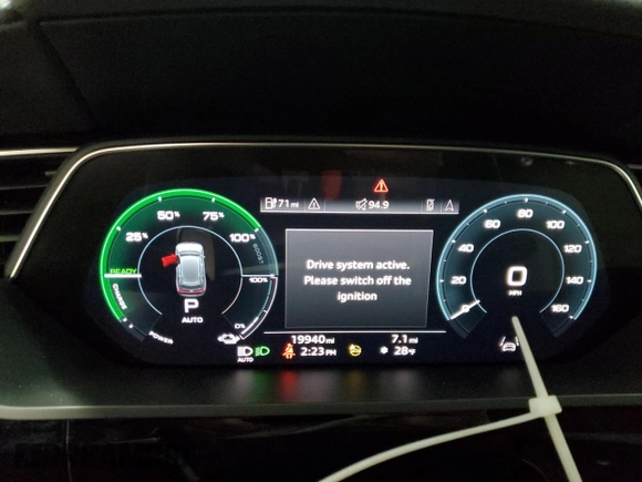 2021 Audi e-tron Premium Plus с VIN WA1LAAGE9MB003971, выставлен на аукционе Copart как лот 45421695 с пробегом 19 940 миль миль и Списание • Salvage title. История ставок и продаж доступна на DreamBid. Изображение 9.