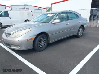 2004 Lexus ES 330 with VIN JTHBA30GX45053526, listed as a IAAI auction lot 41972096 with 264,207 mi miles. Bid and sale history available at carsss.com. Image 2.